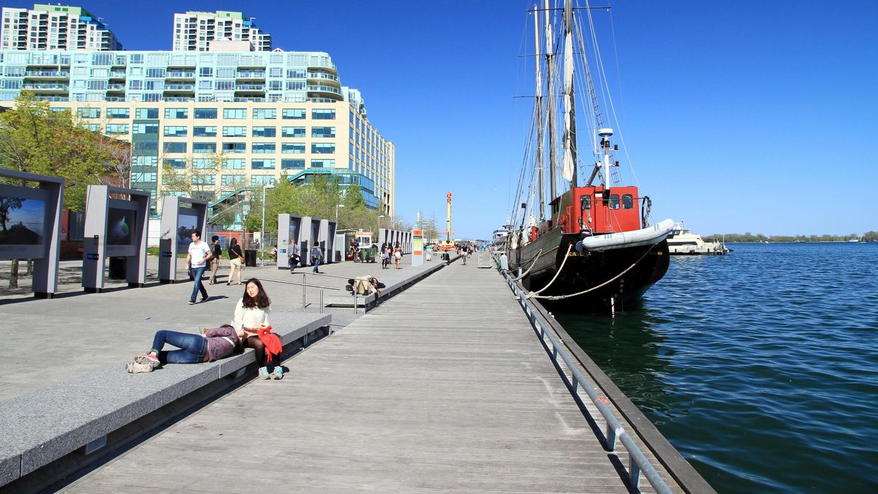 A view of Toronto's Harbourfront during a beautiful day of spring.