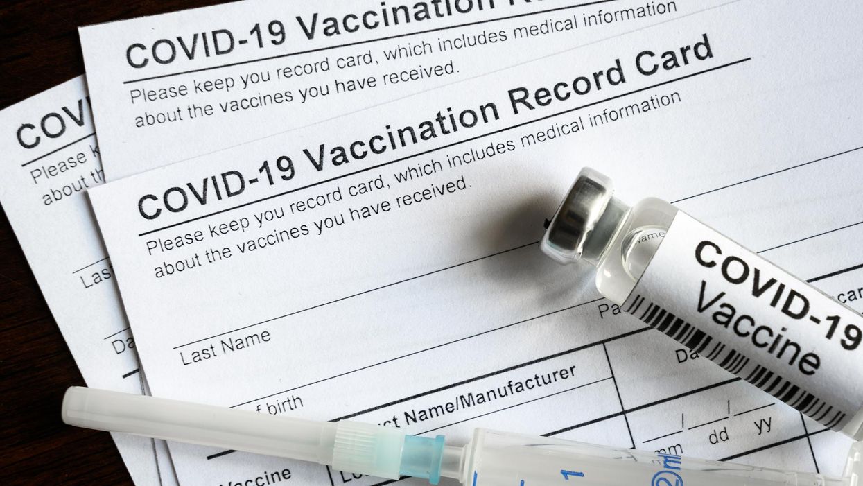 A Woman Named ‘AntiVaxMomma’ Has Been Accused Of Selling Fake $200 Vaccination Cards