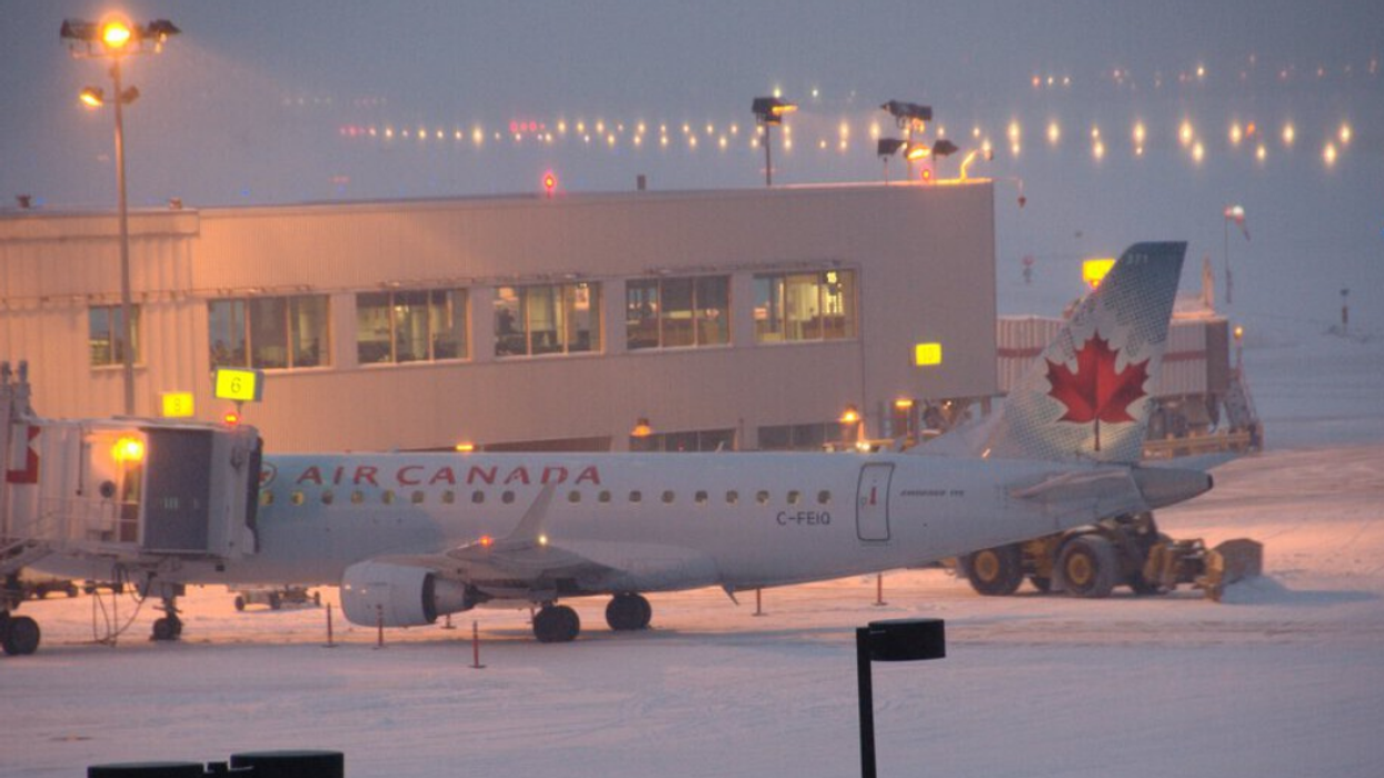 Aéroport de Montréal sous la neige.
