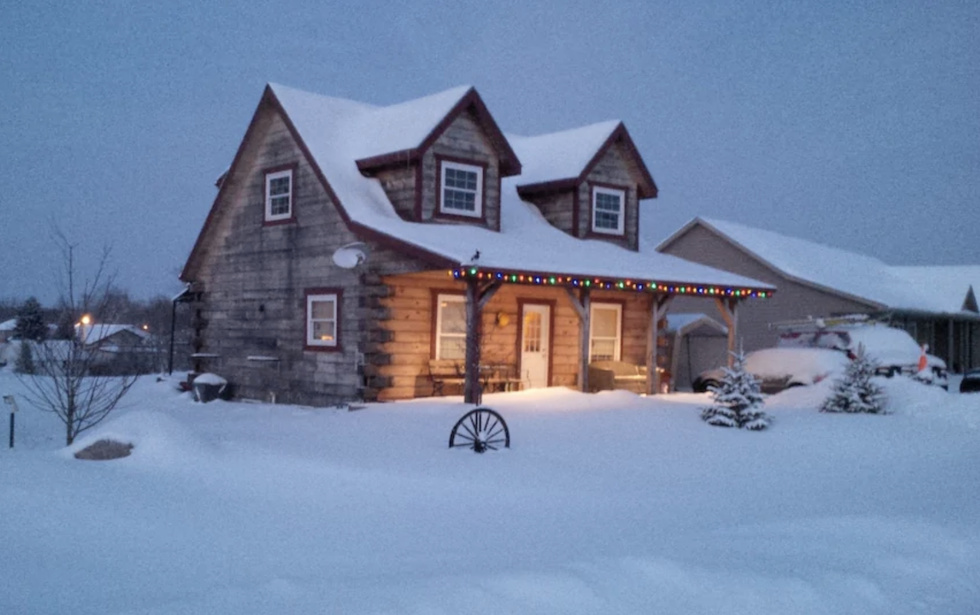 Airbnb cabin in Ontario