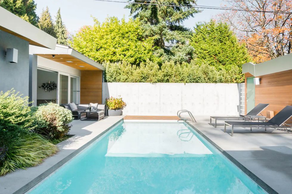 Airbnb pool