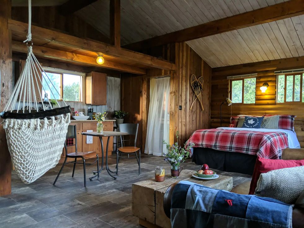 7 Cheap Airbnbs In Alberta To Rent With Your BFFs This Fall Narcity