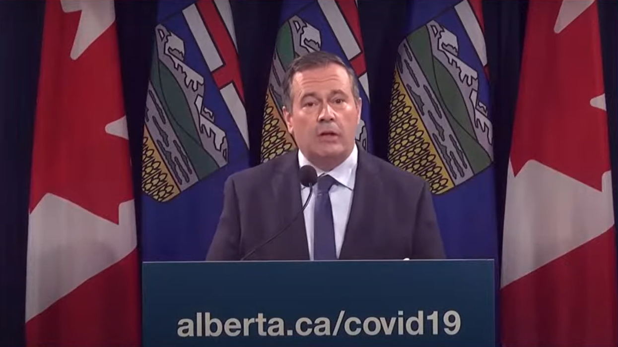 Alberta's Vaccine Passports Are Coming This Month For Restaurants, Weddings, Retail & More