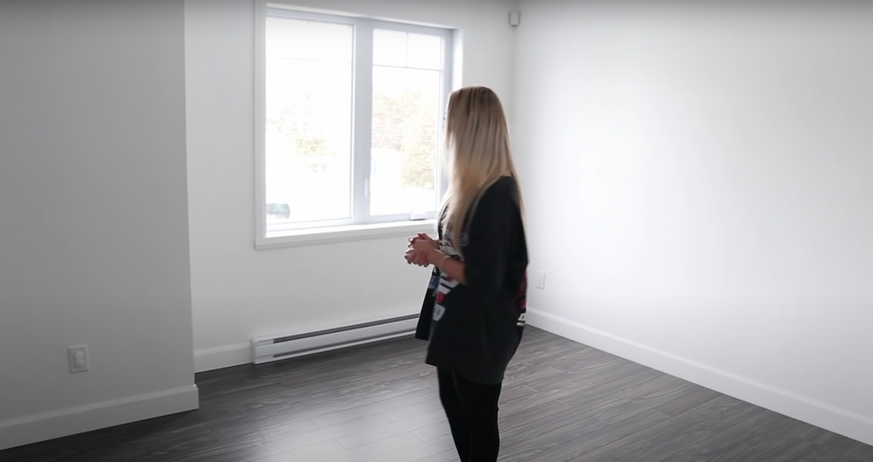 Am\u00e9lie Henry dans son nouveau condo.