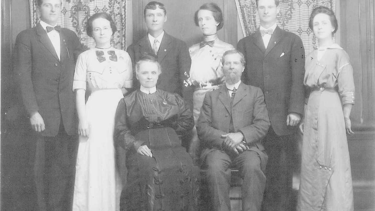 Americans hunt Canadian ancestry — and citizenship