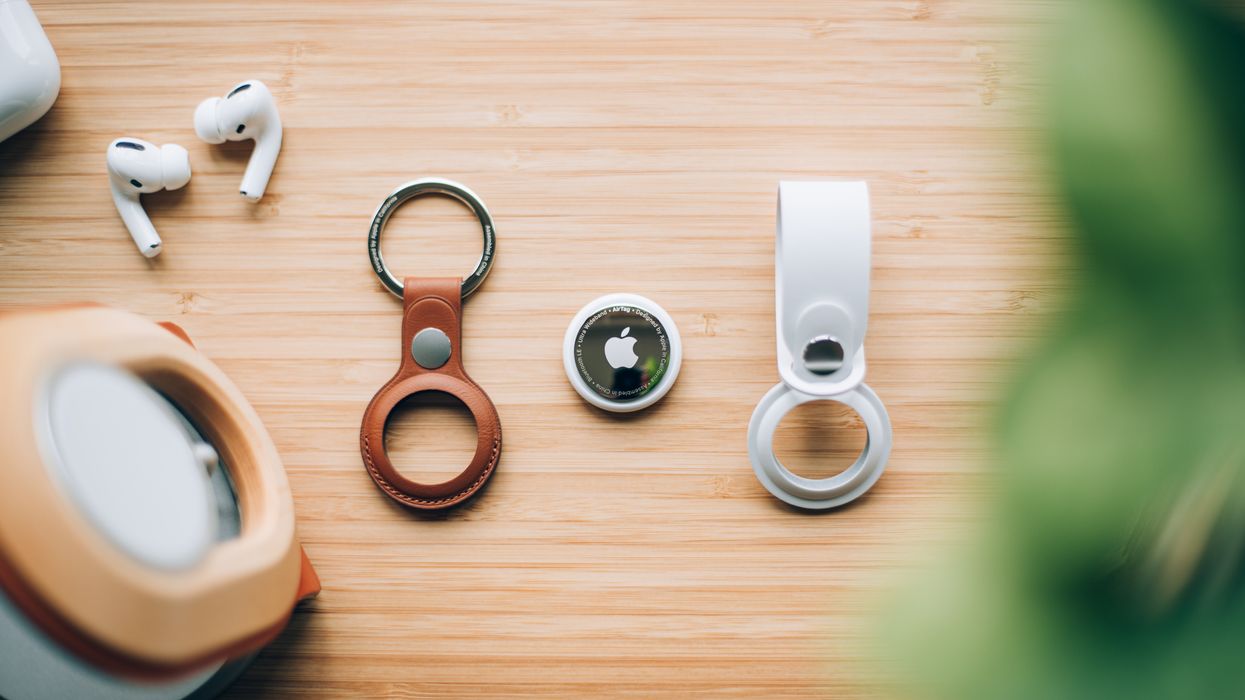 An Apple AirTag and keyrings.