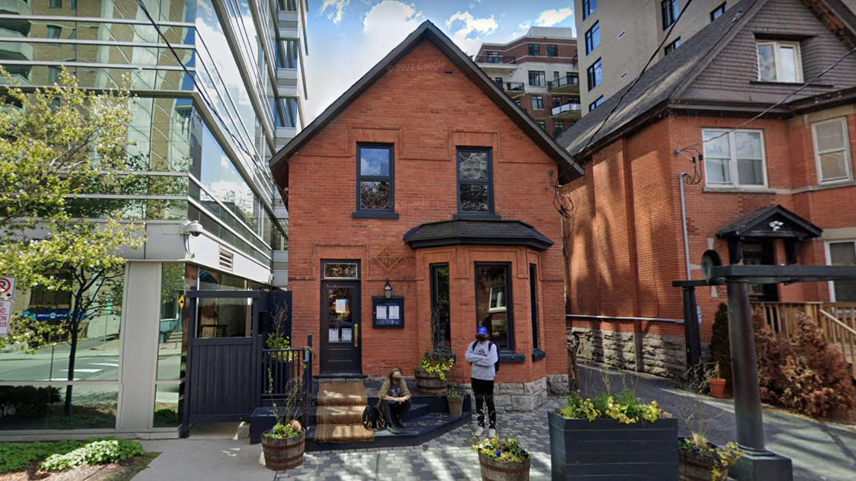 An Ottawa Restaurant Is Offering Free Dinner To Some People Who Clapped Back At The Convoy