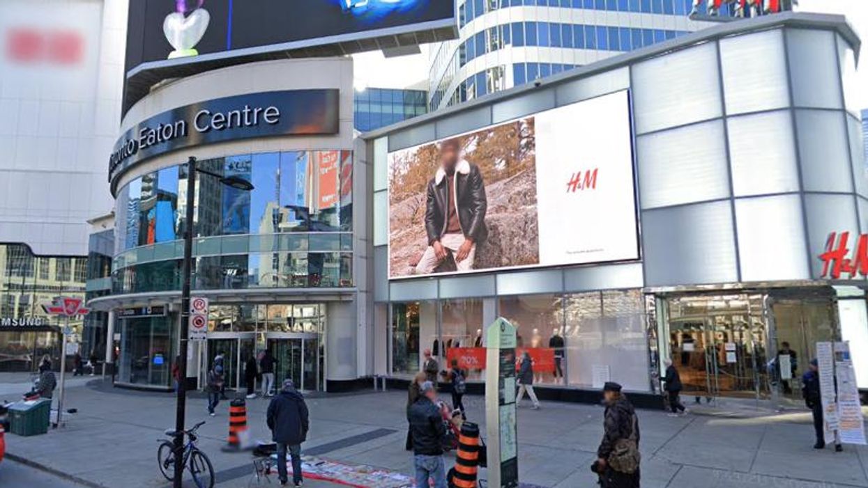 Anti-Vax Protestors Marched Through Toronto Today & Took Over The Eaton Centre (VIDEOS)