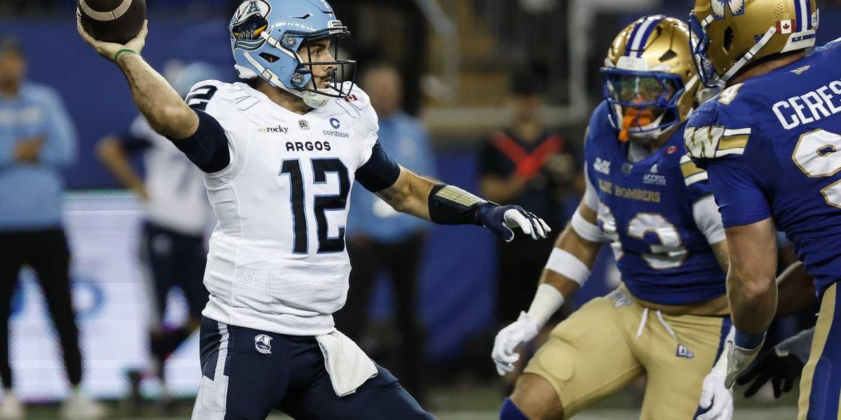 Kelly, Argos squeeze past Blue Bombers 30-28 behind two late scoring drives Kelly, Argos squeeze past Blue Bombers 30-28 behind two late scoring drives