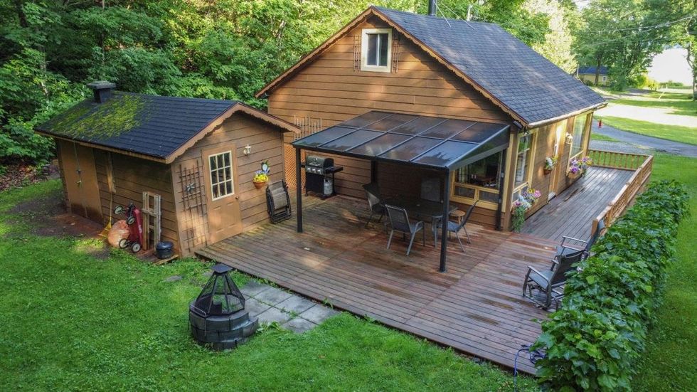 Arri\u00e8re du chalet.