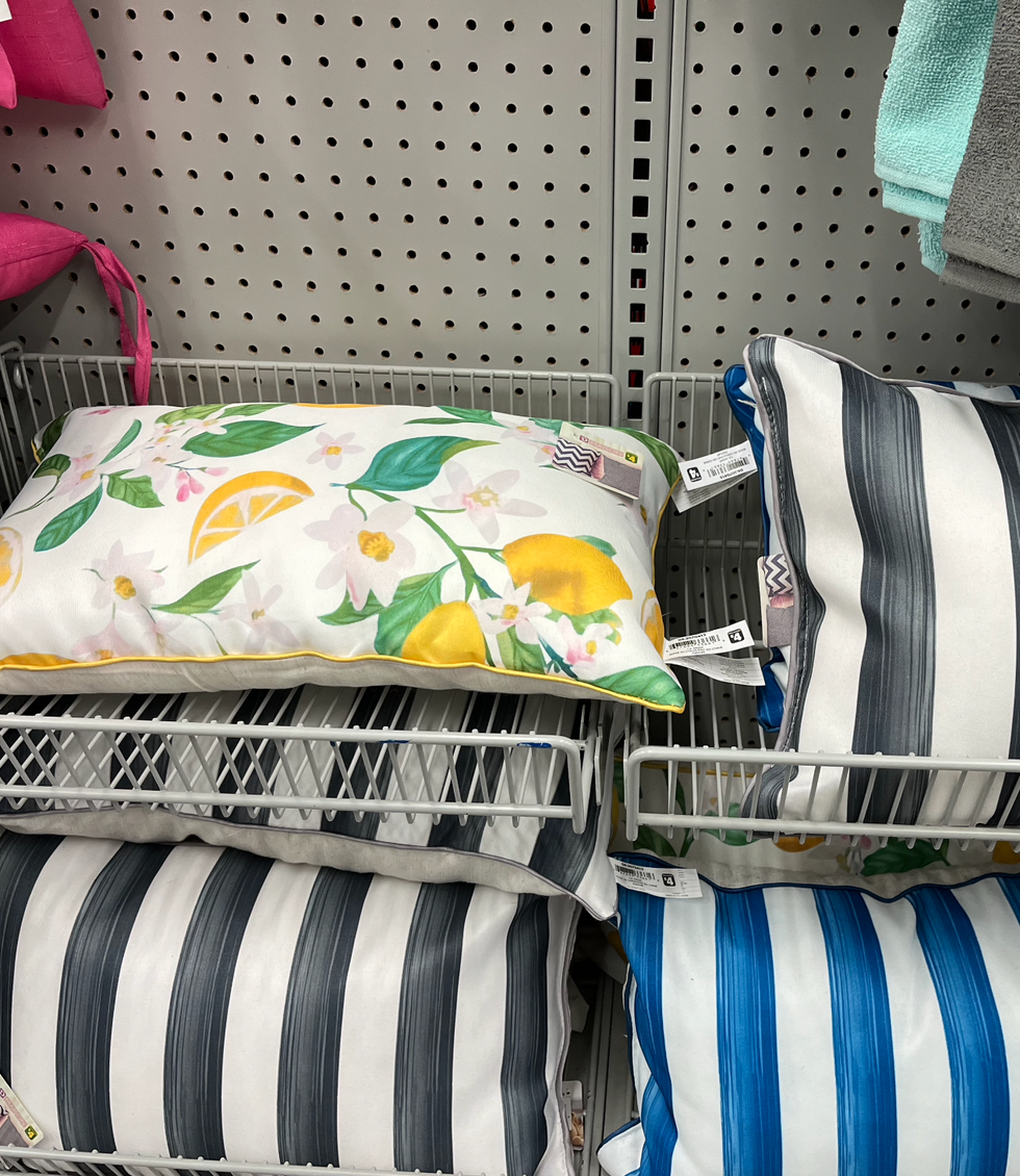 Article saisonnier du Dollarama.