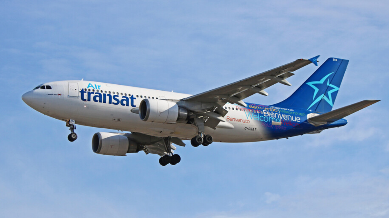 Avion Air Transat.