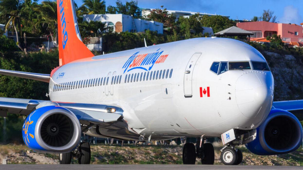 Avion Sunwing.