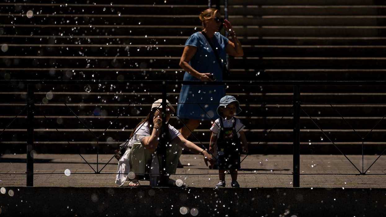 B.C. covered with heat, smoke warnings