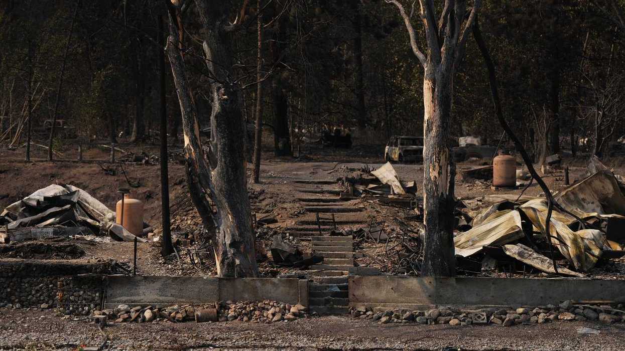 B.C. lakefront in ruins, as fire razes 230 homes