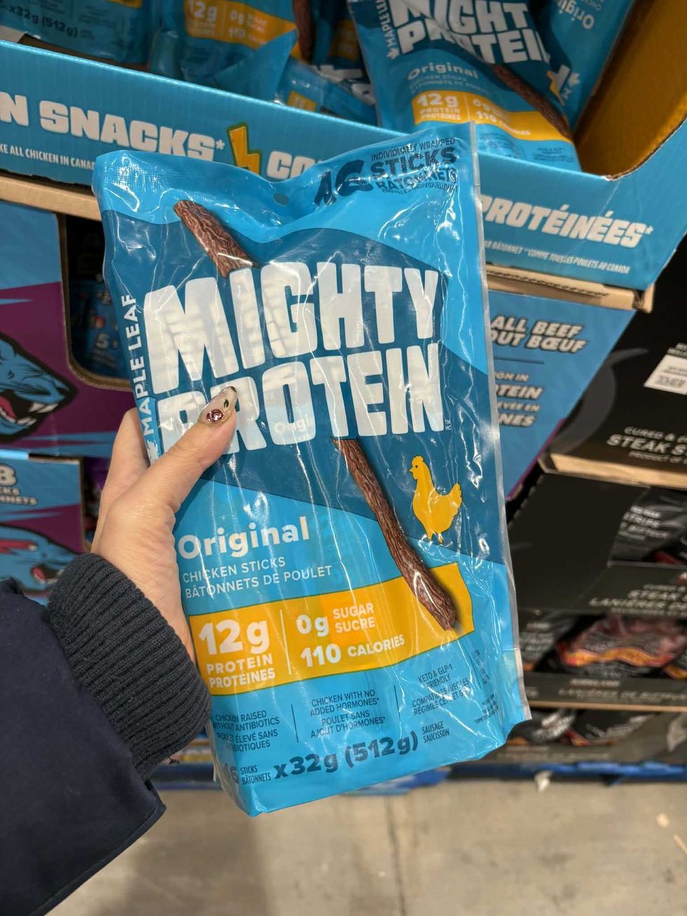 B\u00e2tonnets de poulet Mighty Protein au Costco.
