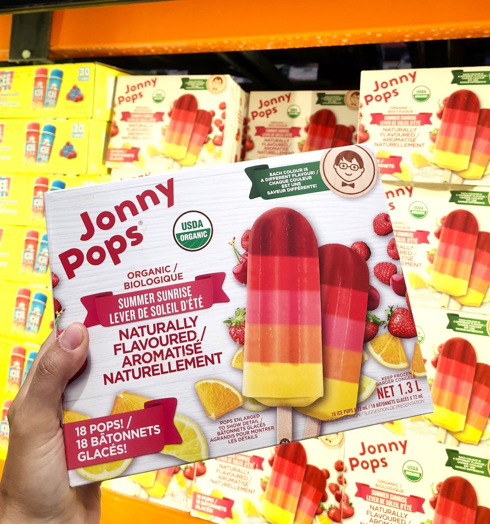 B\u00e2tonnets glac\u00e9s de la marque Jonny Pop's.