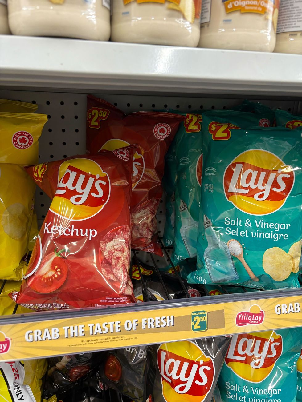 bags of lay's chips at dollarama
