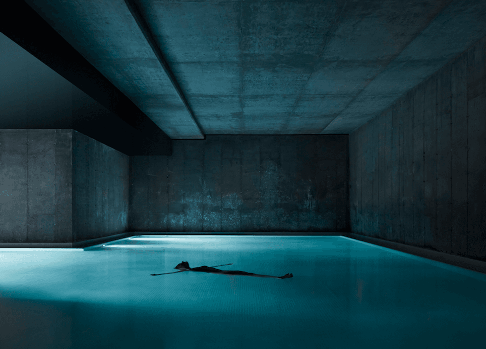 Bain flottant au sel d'Epsom du Str\u00f8m Saint-Sauveur.