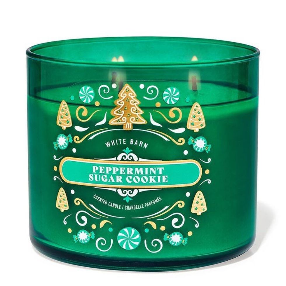 bath and body works peppermint sugar cookie candle in a green jar