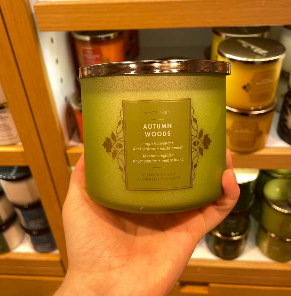 Bath & Body Works candle "Autumn Woods."