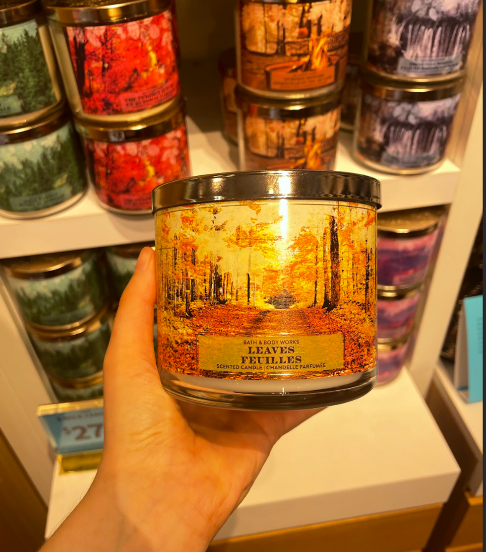 Bath & Body Works candle "Leaves."