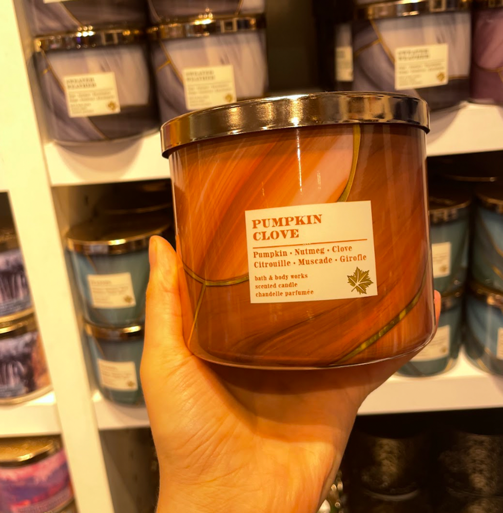 Bath & Body Works candle "Pumpkin Clove."