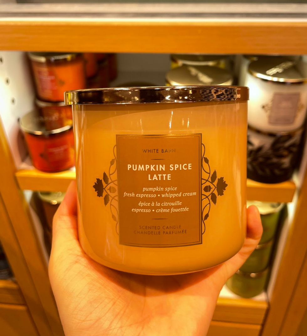 Bath & Body Works candle "Pumpkin Spice Latte."