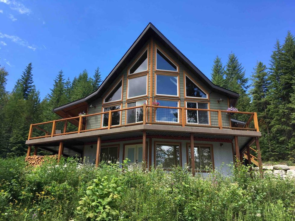 9 BC Airbnb Cabins Perfect For A Last Minute Winter Getaway Narcity