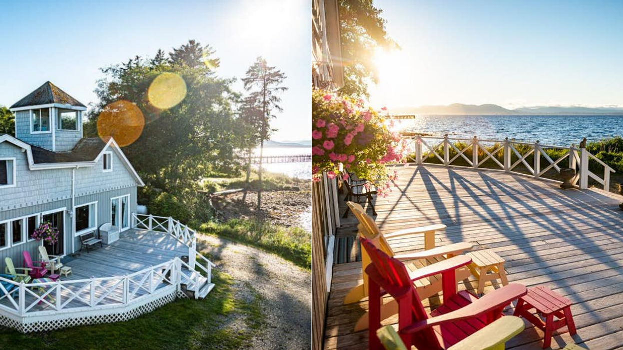 BC Home For Sale Is Right On The Ocean & Has 7 Beautiful Bedrooms