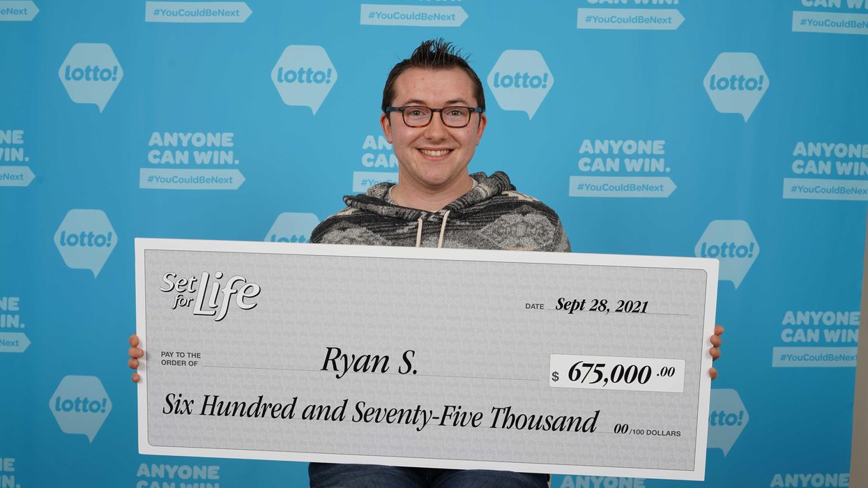 BC Lottery Winner Found Out He'd Won $675K In Starbucks & He's Wasting No Time Spending It