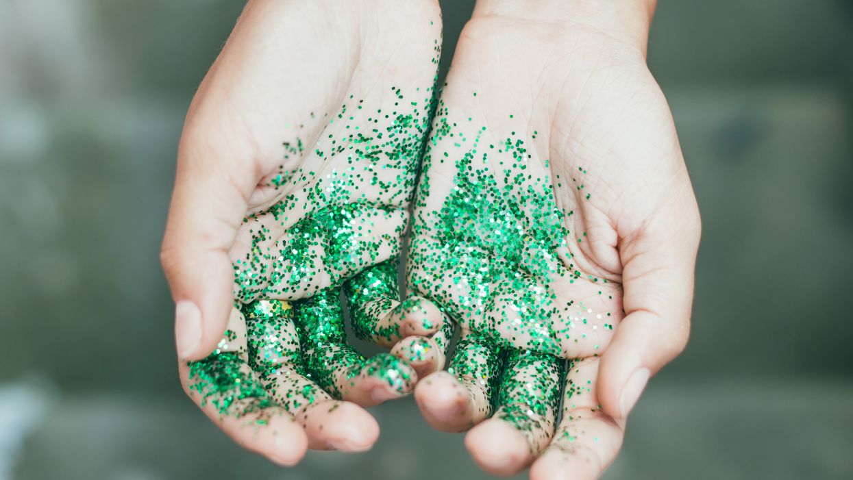 BC Paramedics Recommend Covering Your Hands In Glitter To Learn About COVID-19