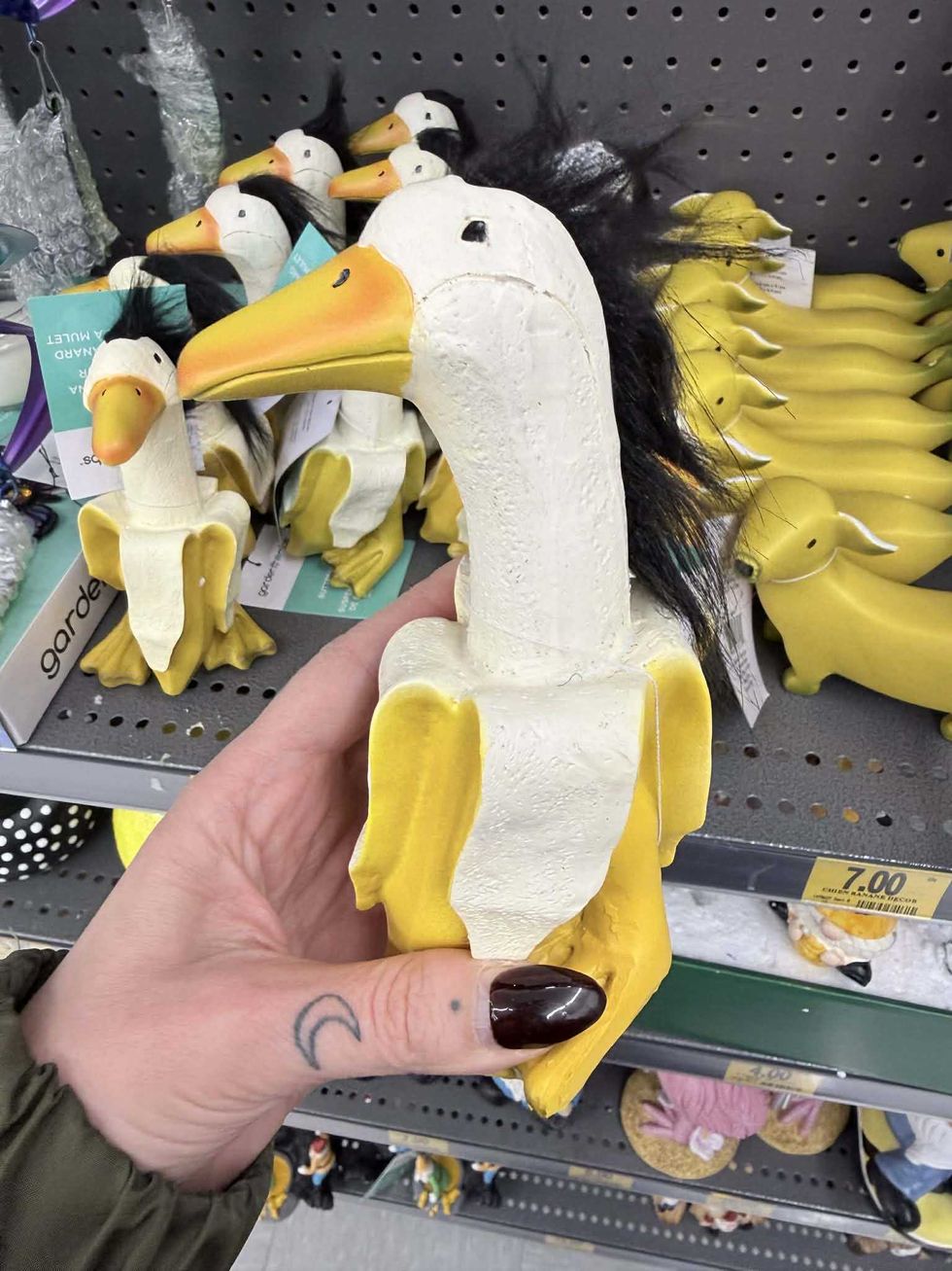 Bibelot de canard en forme de banane avec une coupe Longueuil en vente au Tigre G\u00e9ant pour 7 $.