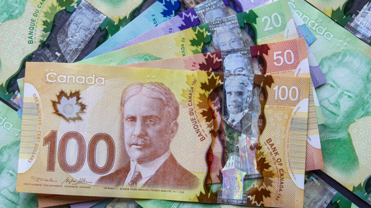 Billets d'argent canadien.