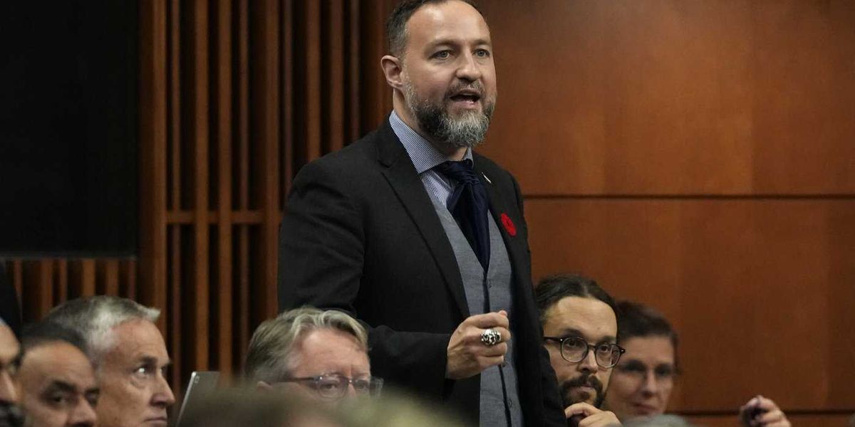 Bloc MP Simon-Pierre Savard-Tremblay leaves caucus to run for Parti Québécois Bloc MP Simon-Pierre Savard-Tremblay leaves caucus to run for Parti Québécois