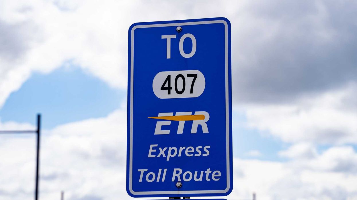 blue sign for highway 407 etr