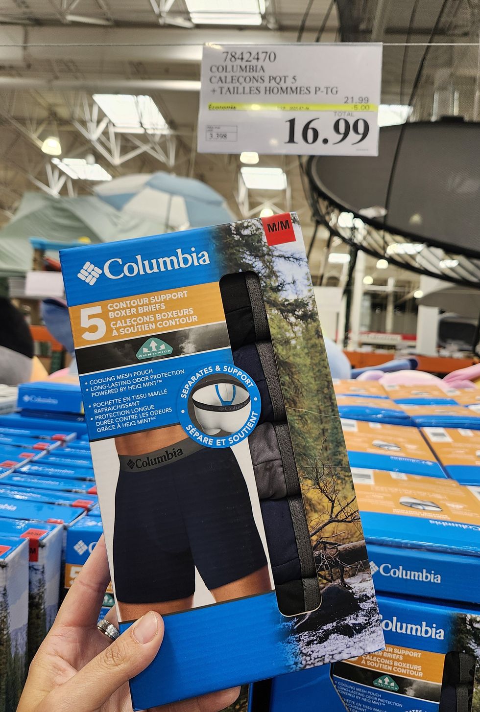 Bo\u00eete de cinq cale\u00e7on de la marque Columbia.