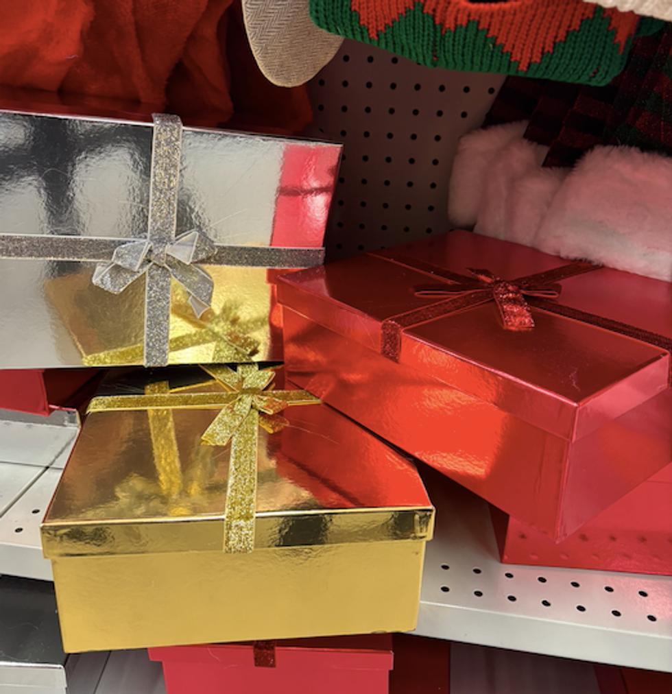 Bo\u00eetes-cadeaux aux couleurs des F\u00eates.