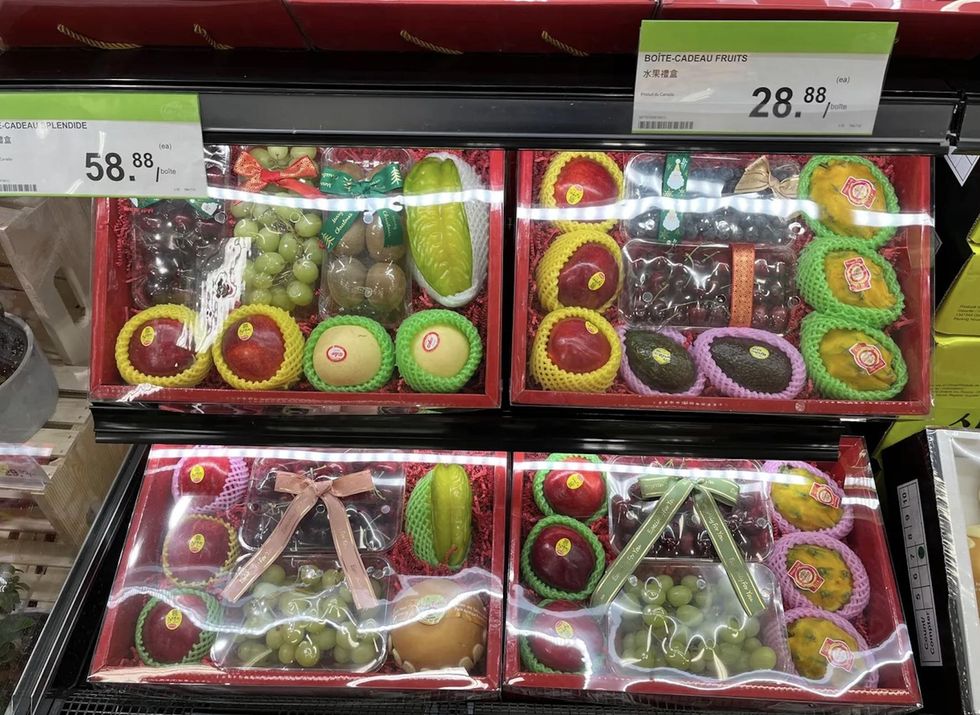 Bo\u00eetes de fruits.