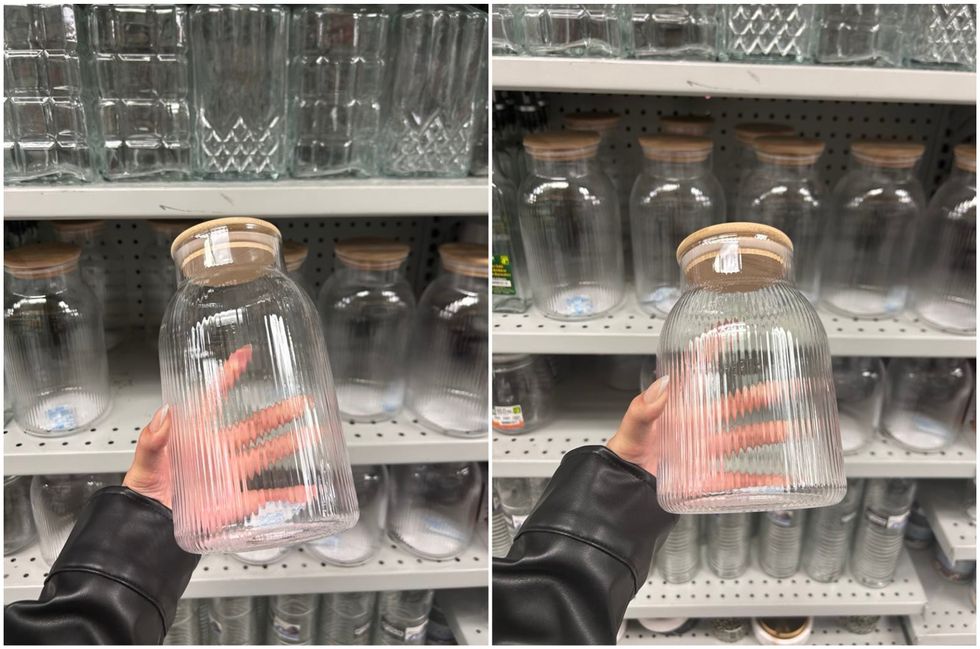 Bocal avec couvercle en bambou de grande taille. Droite : Bocal avec couvercle en bambou de taille moyenne.