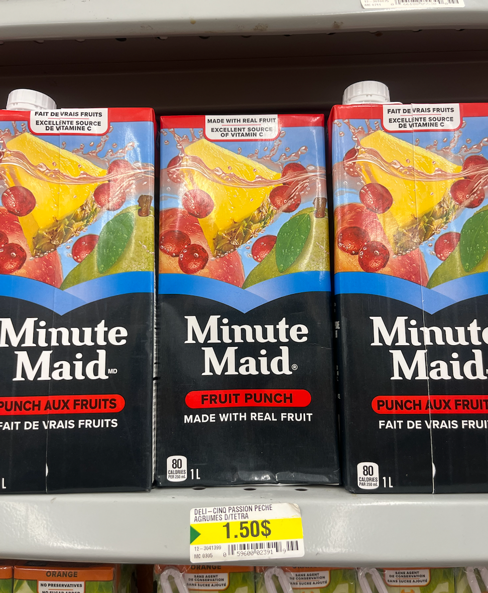 Boisson de jus Punch aux Fruits de Minute Maid au Dollarama.