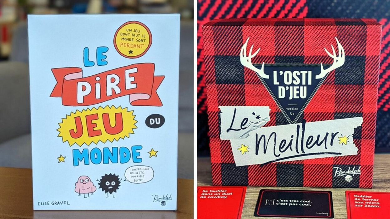 Boite bleue de jeu avec des bonhommes. Droite: Une boite de jeu à carreaux avec des cartes.
