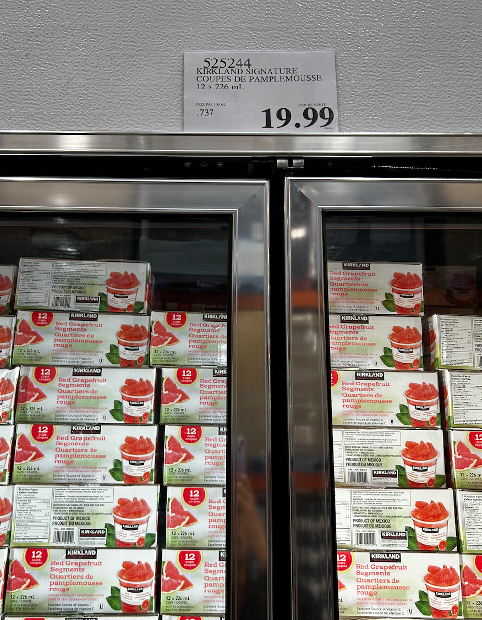 Boites de coupes de pamplemousse de la marque Kirkland Signature.