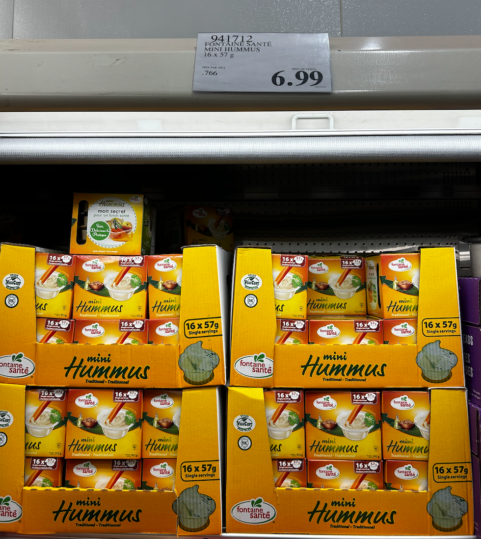 Boites de Mini hummus de la marque Fontaine Sant\u00e9.
