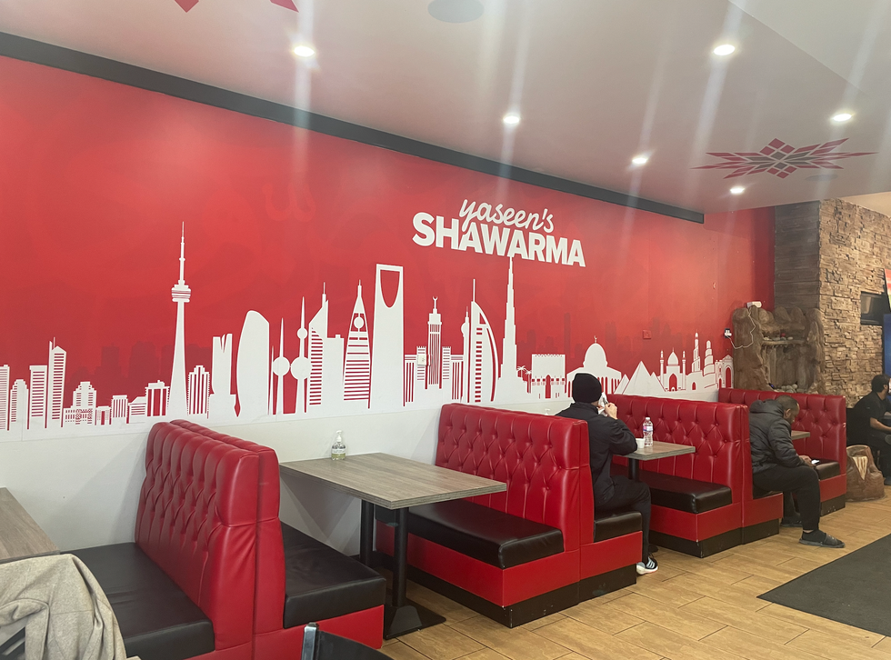 Booths at Yaseen's Shawarma.