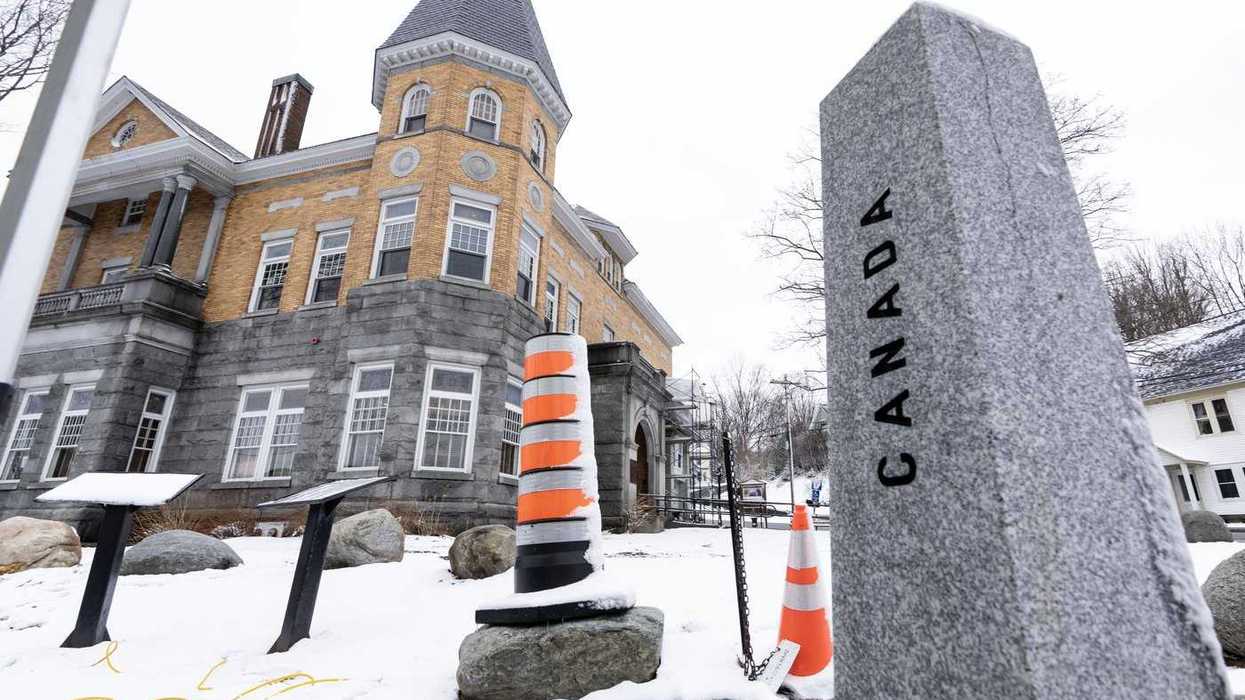 Border-straddling library opens Canadian entrance