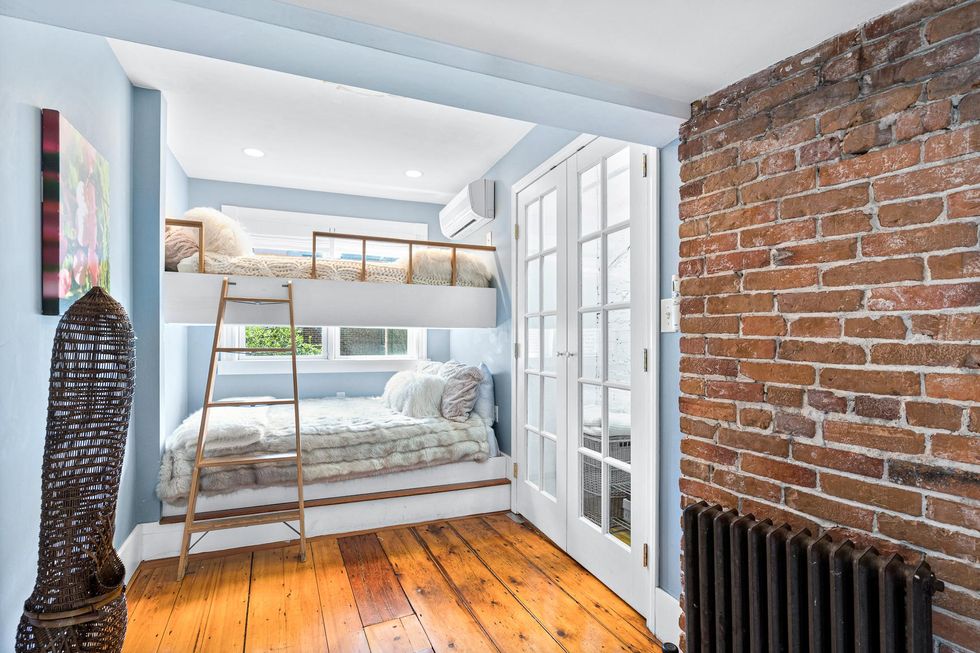Boston Skinny House bunk photo