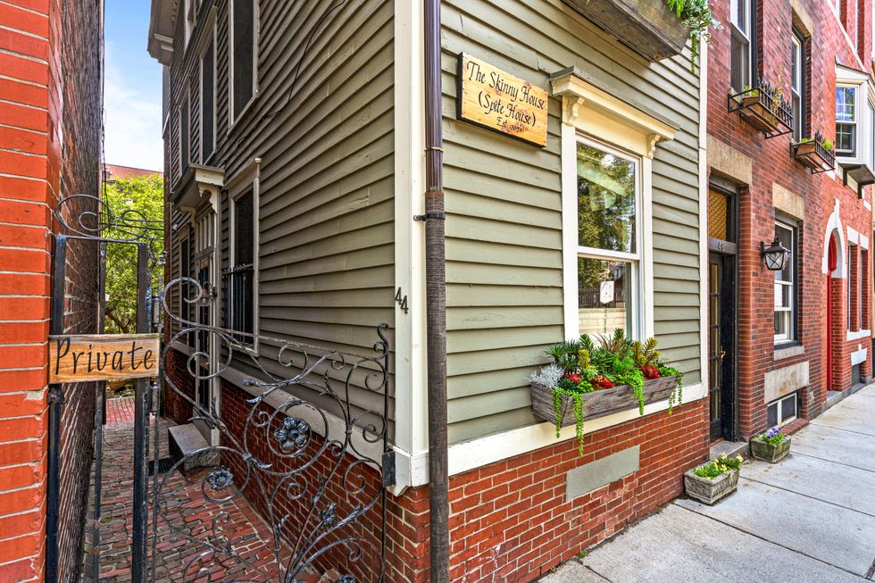 Boston Skinny House Spite House