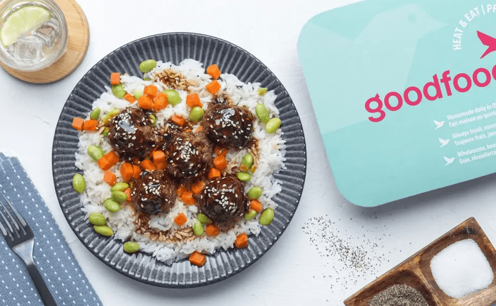 Boulettes de b\u0153uf teriyaki avec carottes, edamames et riz.