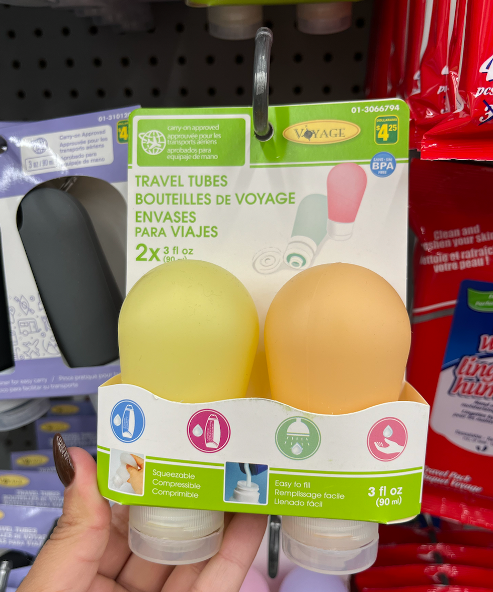 Bouteilles r\u00e9utilisables compressibles de couleur jaune et orange, vendues en duo.